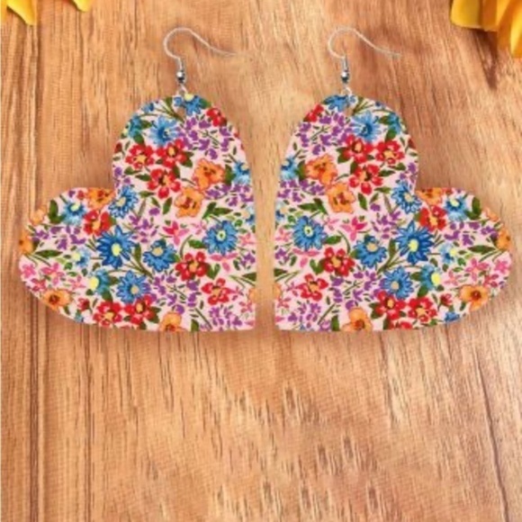 Multicolor Floral Print Heart Pendant Hook Earrings - Picture 2 of 3